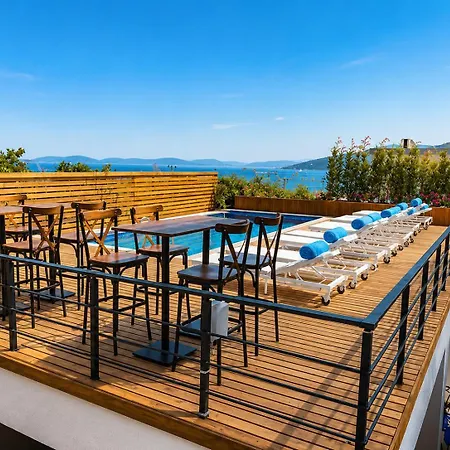 Blue Bay Hotel&restaurant *